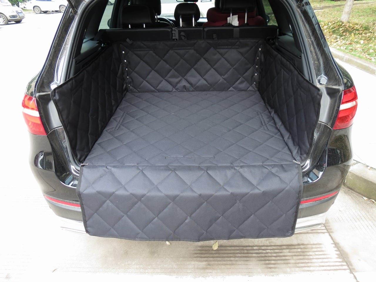 Black UK Custom Covers QBL183B Tailored Quilted Boot Liner Mat